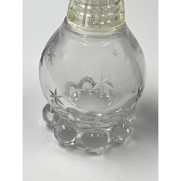 Vintage Imperial Glass Candlewick salt and pepper shakers with etched star - Picture 2 of 6